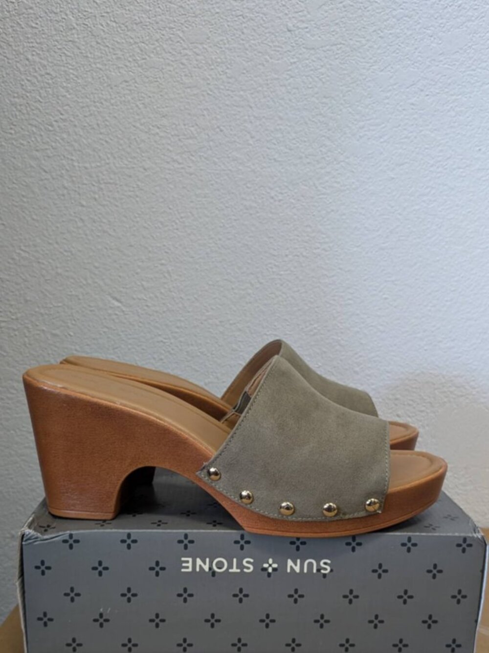 Sun Stone Women's Round Toe Bock Heel Slip On, Size 10 M - O - Picture 5 of 7